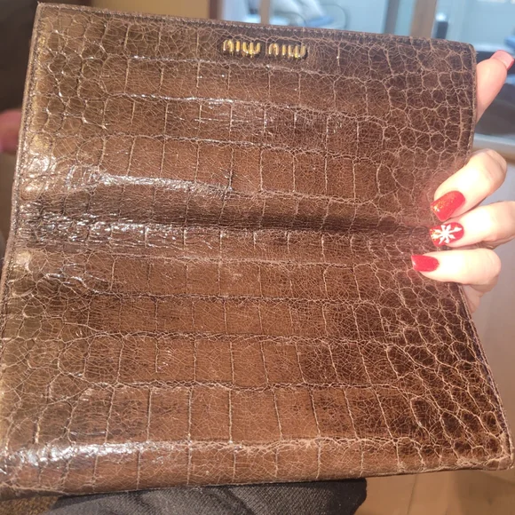 Miu Miu Brown Croc-Embossed Wallet - Picture 6 of 6